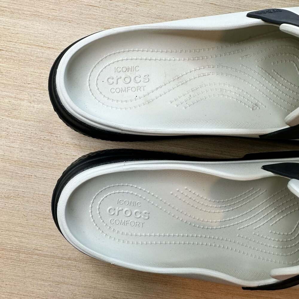 RARE Iconic confort Crocs Stomp Loafer in Linen/Black size 12 - Picture 2 of 7